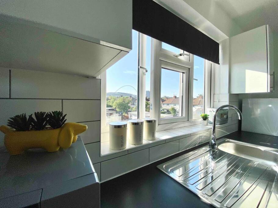 Bright Loft 30min To Apartment London