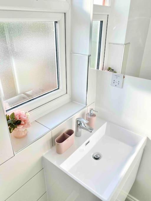 Bright Loft 30min To * London