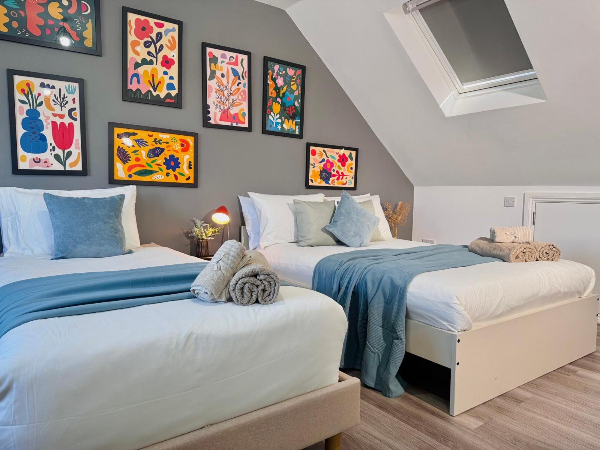 Bright Loft 30min To London