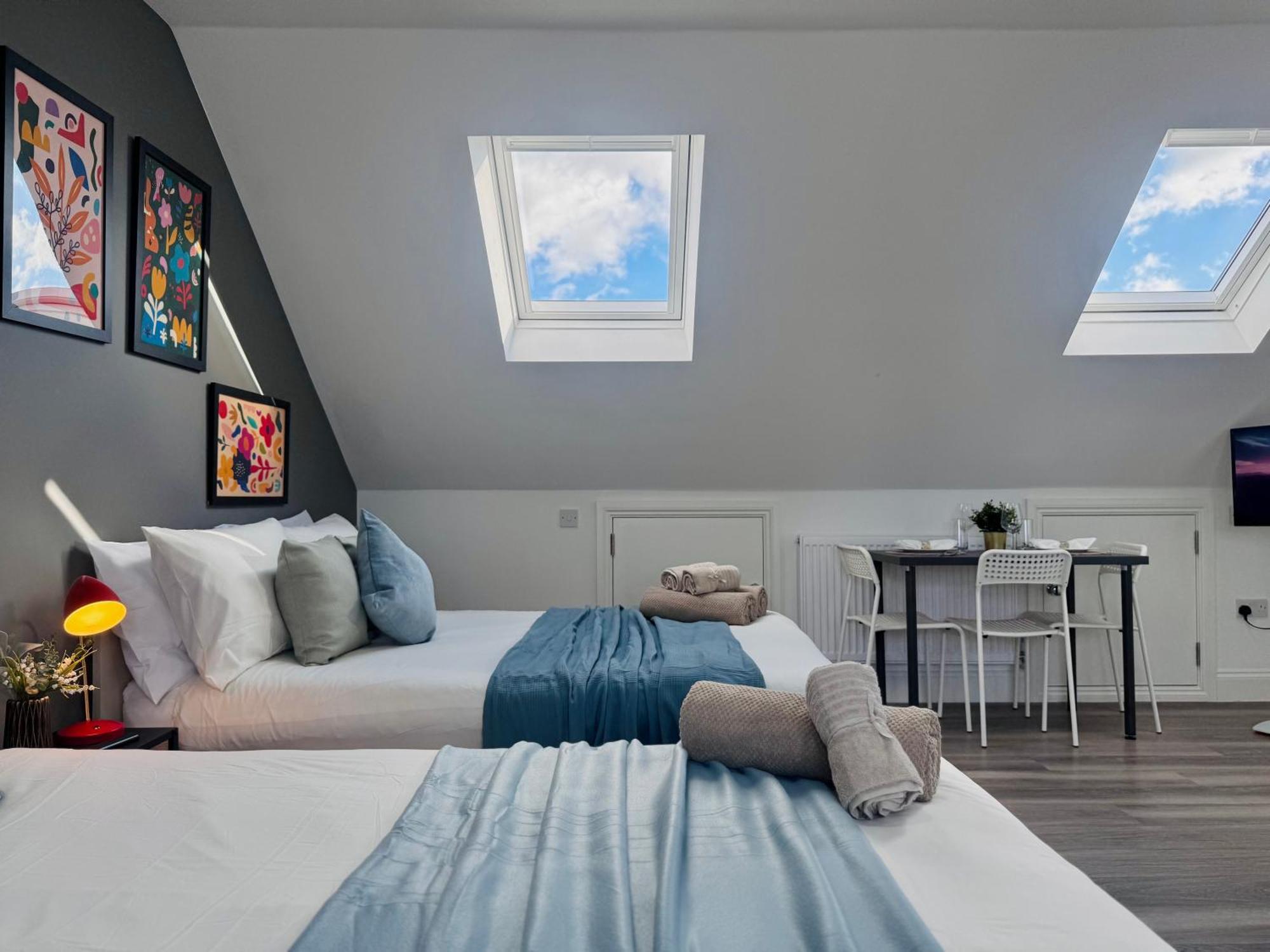 Bright Loft 30min To * London