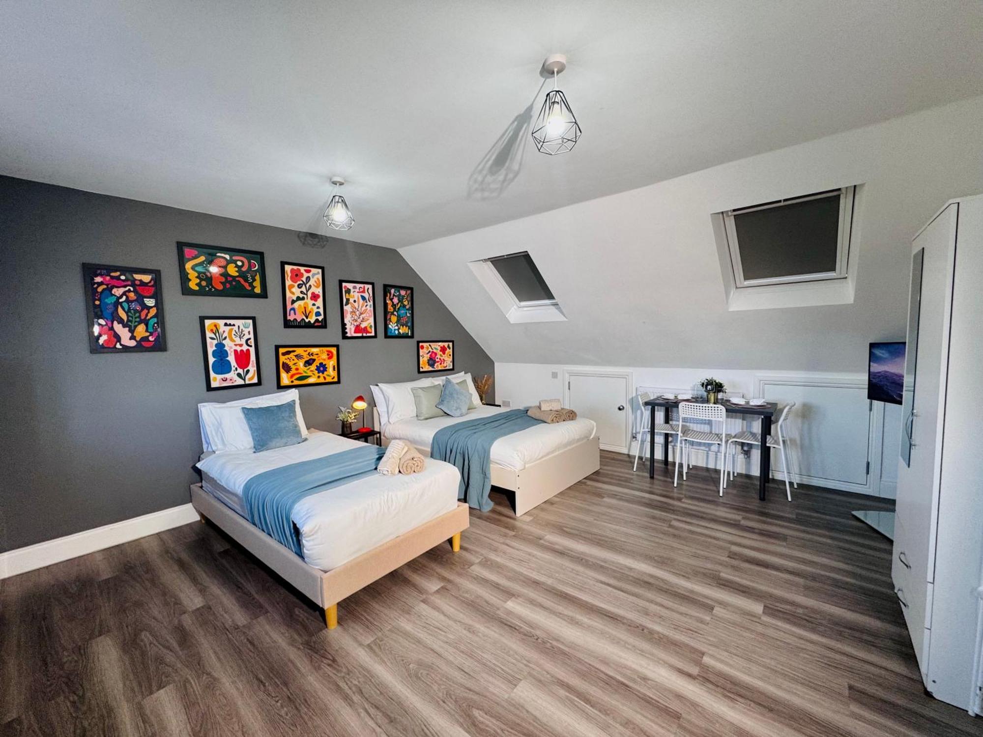 Apartment Bright Loft 30min To London