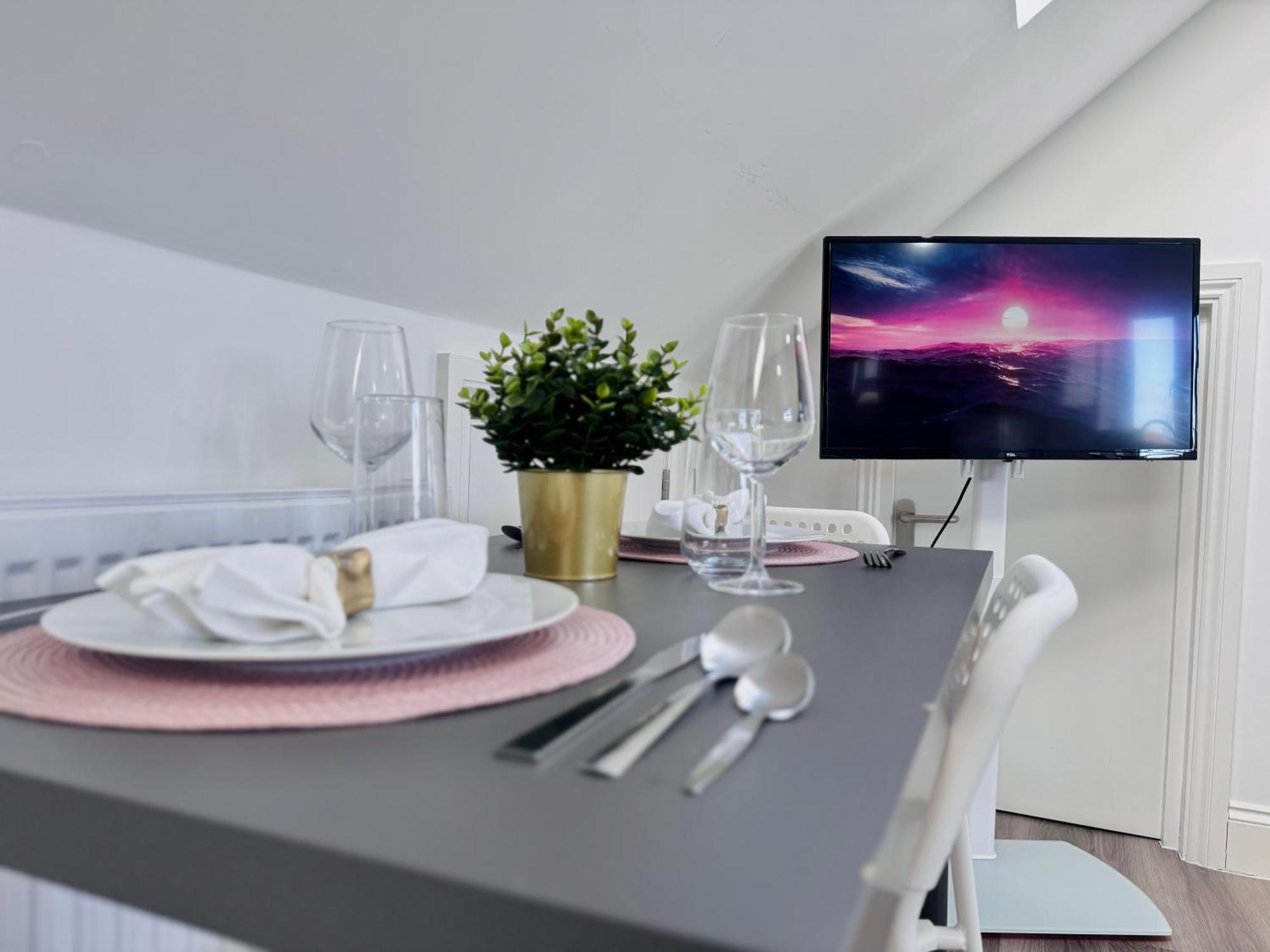 Apartment Bright Loft 30min To *