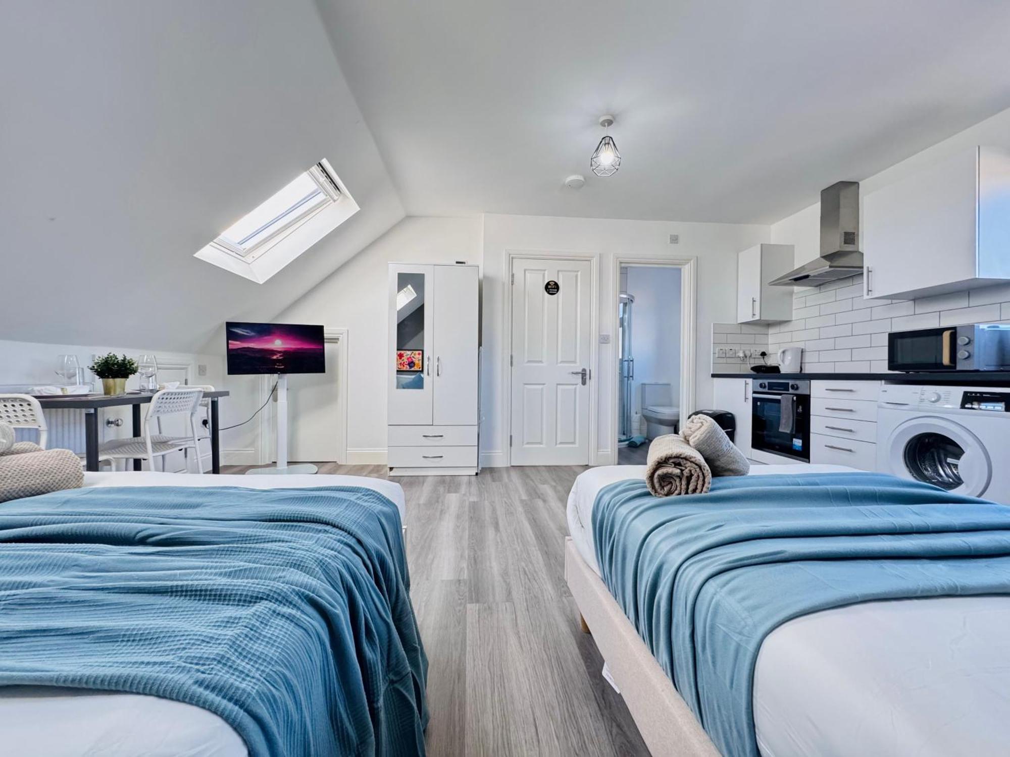 Apartment Bright Loft 30min To London